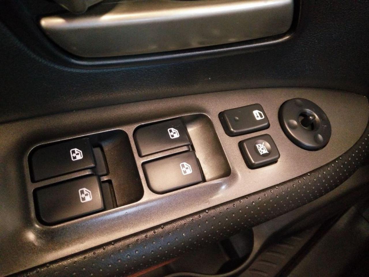 649560