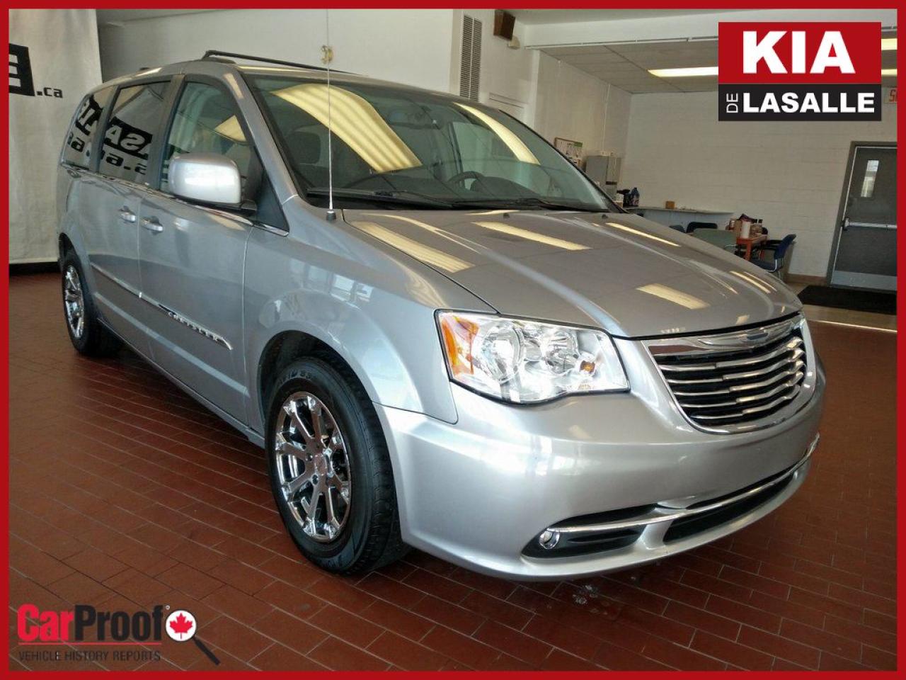 Used 2013 Chrysler Town & Country Touring Stow'n'go for sale in Montréal, QC