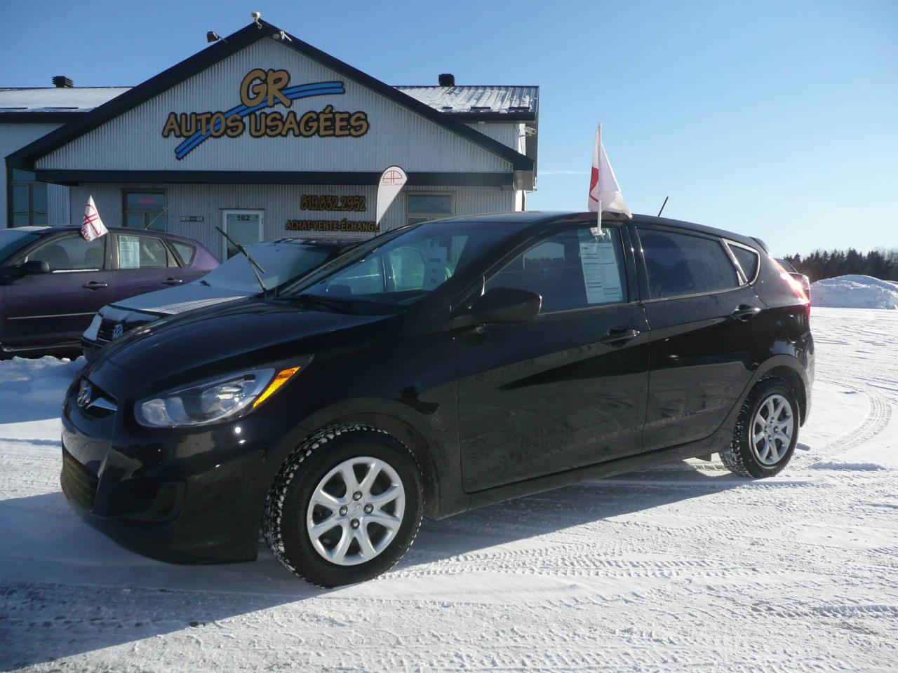 Used 2013 Hyundai Accent Voiture à hayon, 5 portes, boîte manuell for sale in Westbury, QC