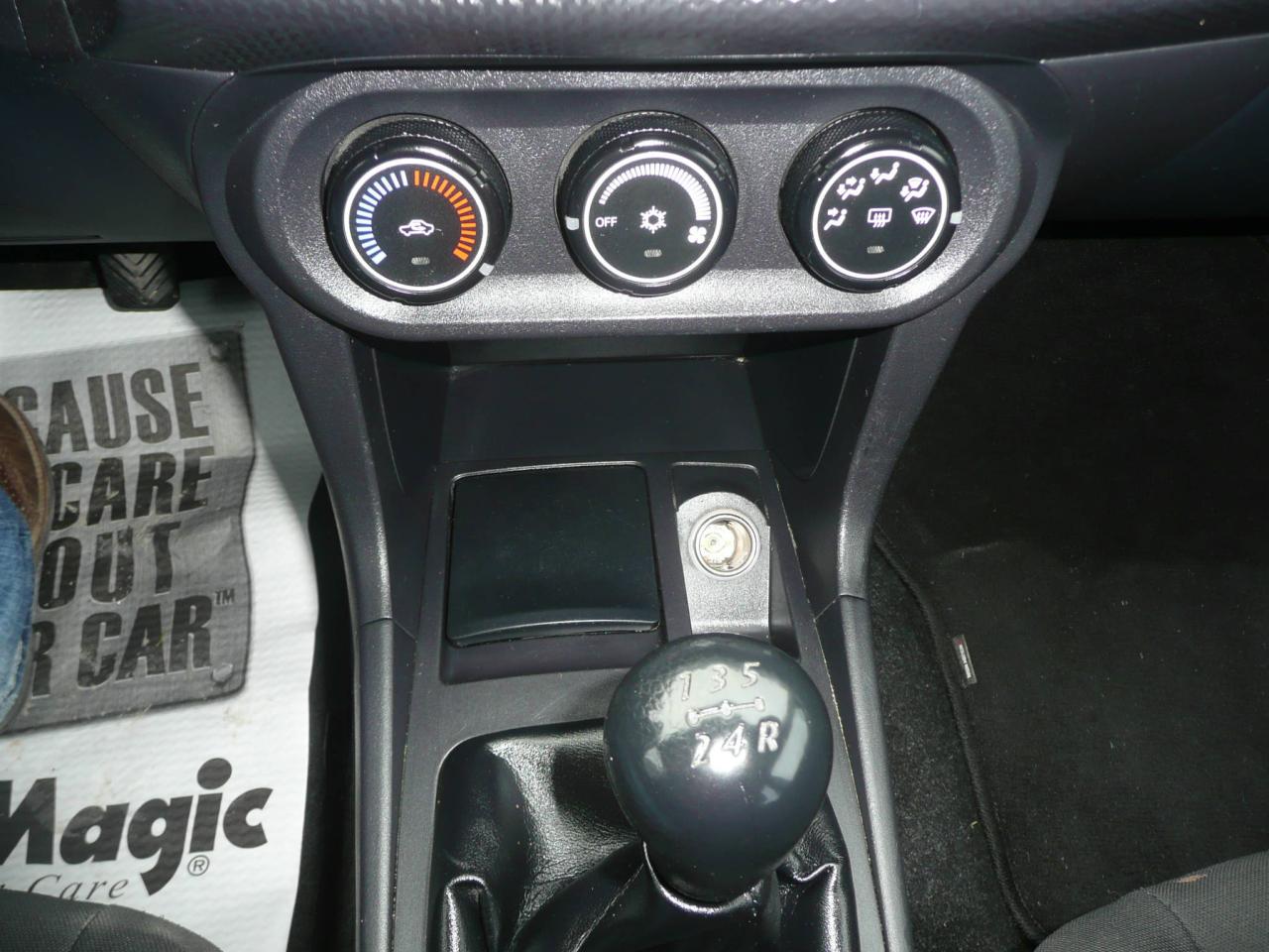 649677