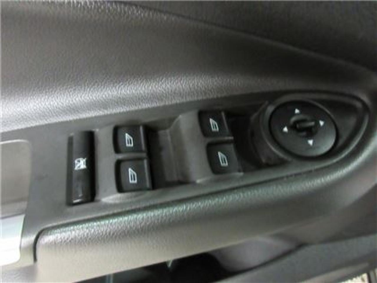 649737