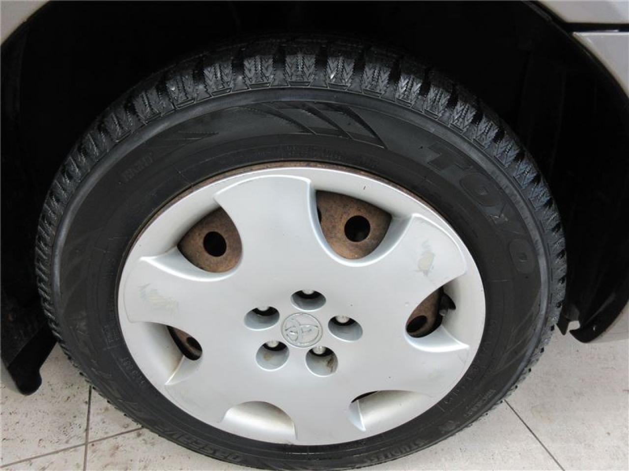 649743