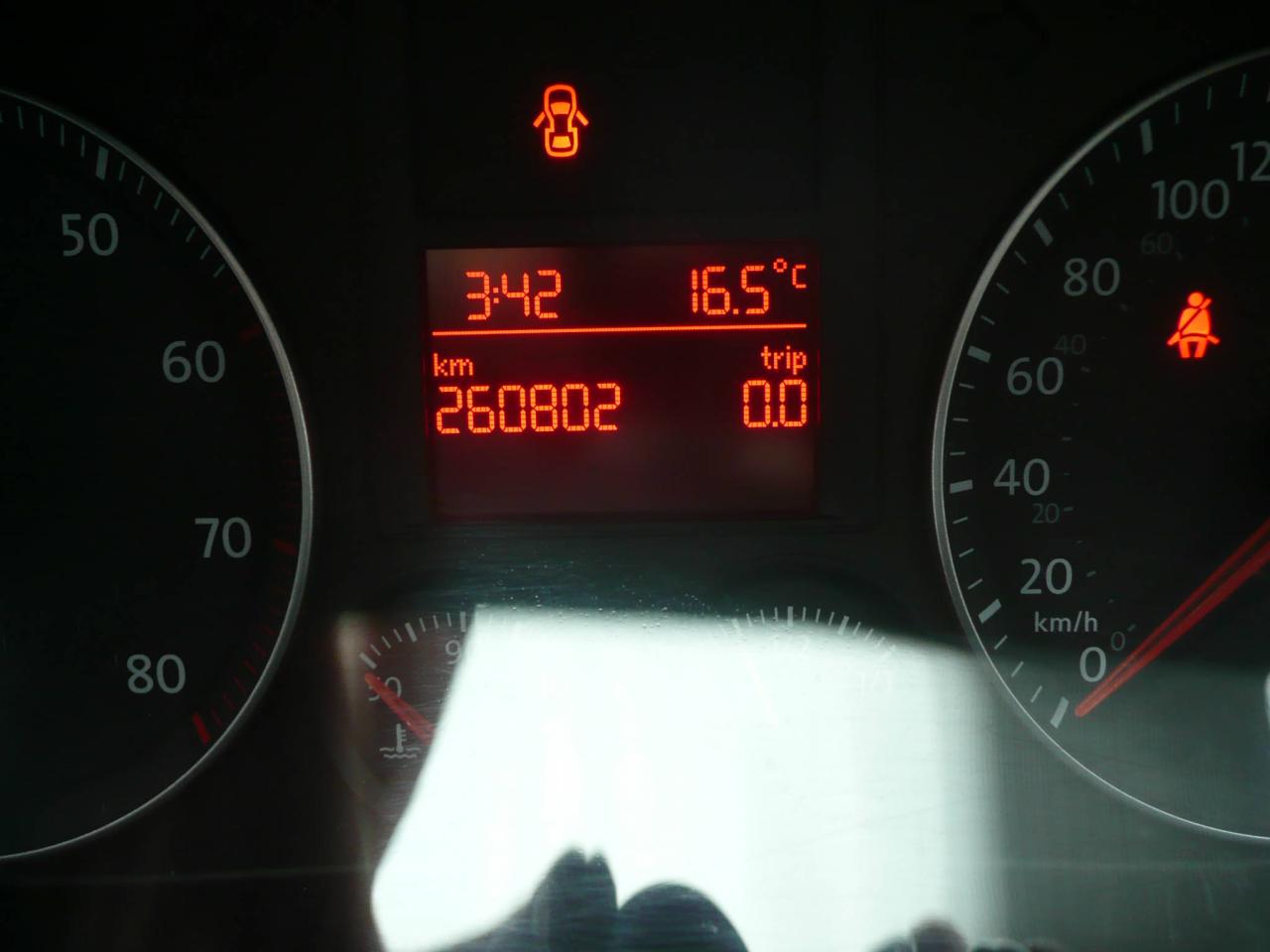 649744