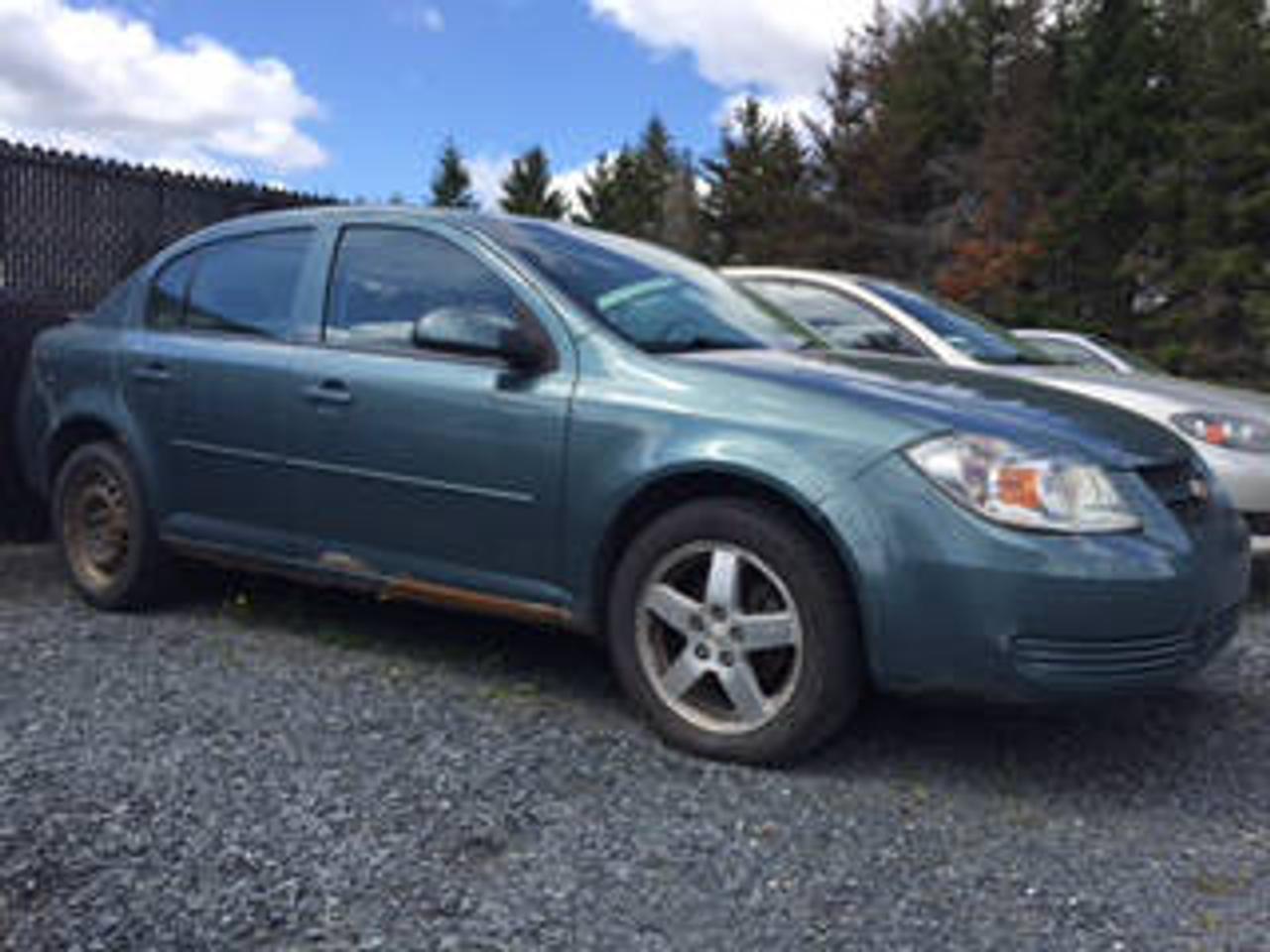 <a href=https://www.autoaubaine.com/Chevrolet-Cobalt-c6816320.html>https://www.autoaubaine.com/Chevrolet-Cobalt-c6816320.html</a>

*INSPECTION ET NETTOYAGE NON TERMINÉ*
Automatique, A/C, prise auxiliaire, volant ajustable, régulateur de vitesse, miroirs électrique, verrouillage électrique, fenêtres électrique et 5 passagers. Freins avant et plateau damortisseurs neufs.
Pour nous joindre par téléphone au 819-832-2952,par message texte au 819-212-3636 ou sur www.grautosusagees.com