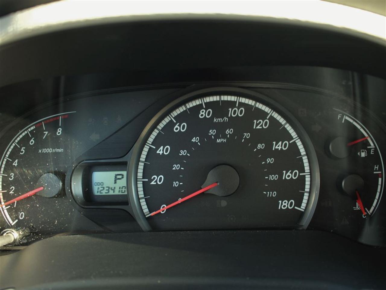 649811