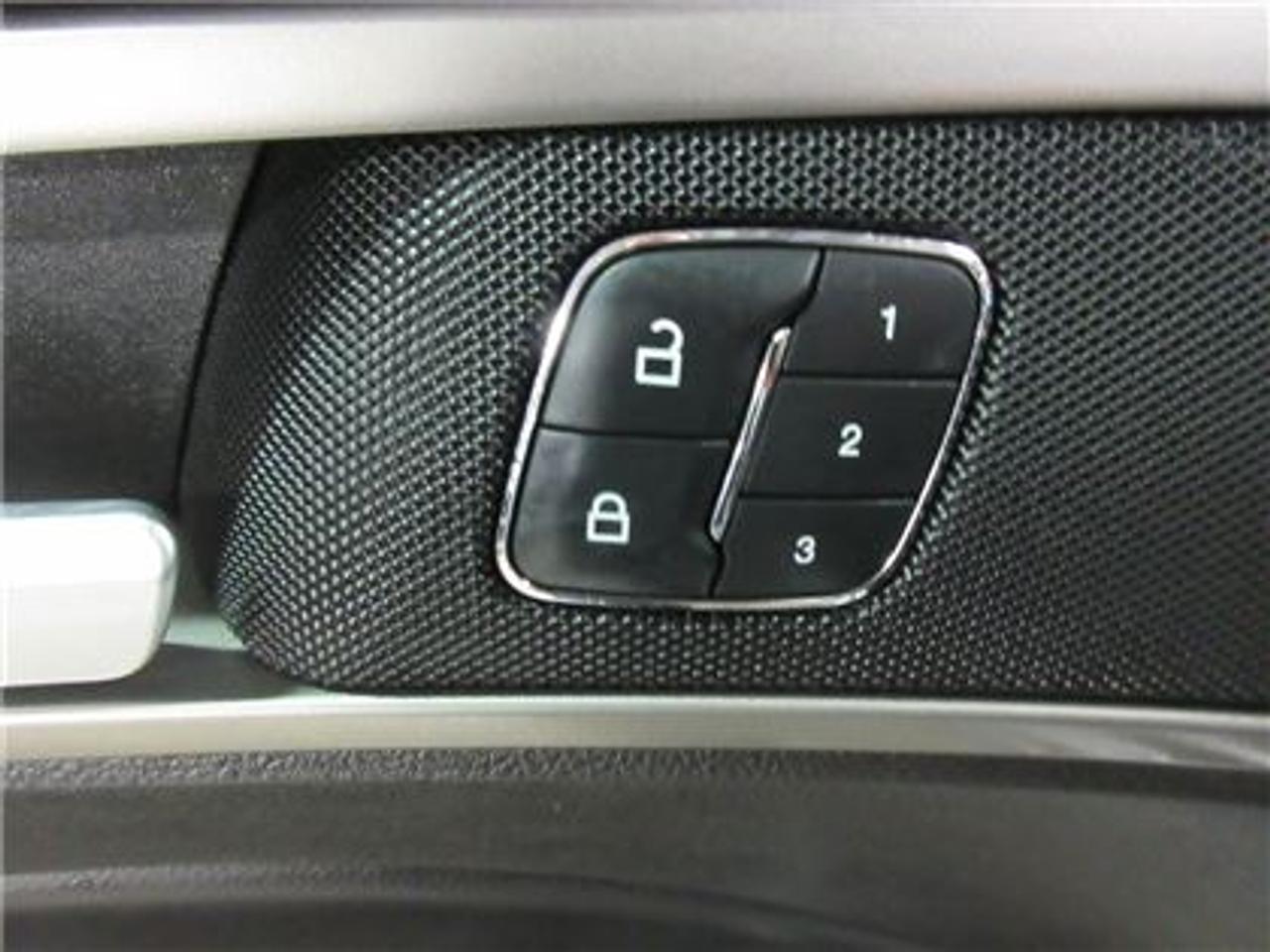 649833.11369177