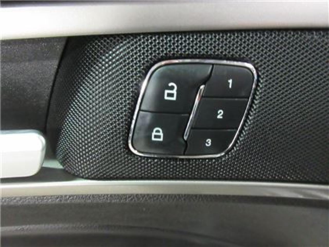 649833