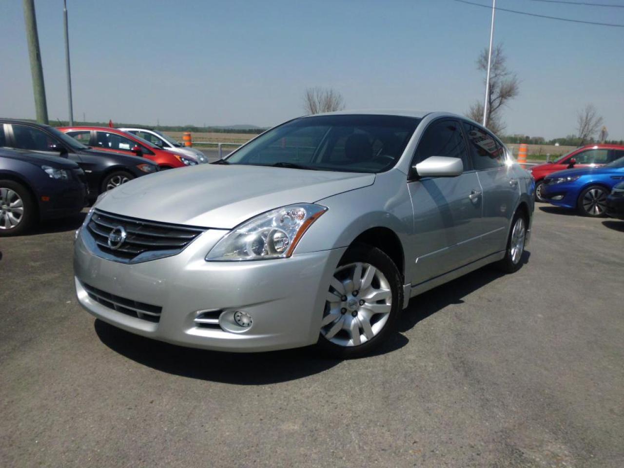 Used 2012 Nissan Altima 2,5 S for sale in Carignan, QC