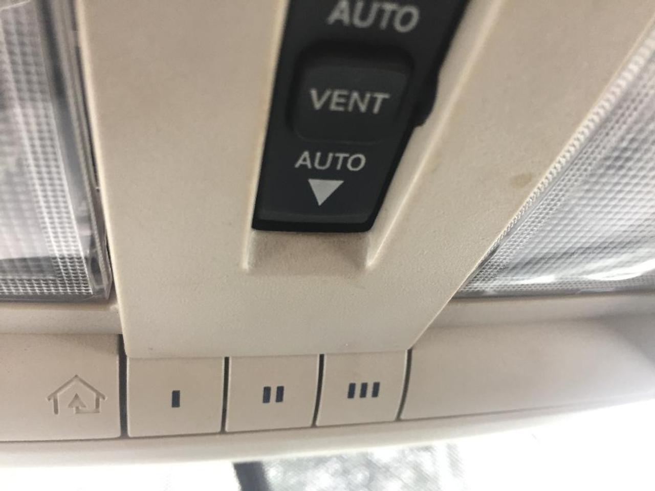 649884.11370467