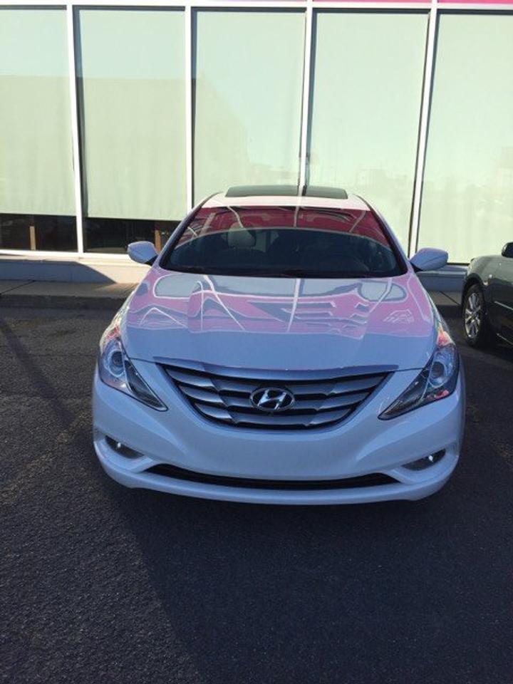 <a href=https://www.autoaubaine.com/Hyundai-Sonata-c7020802.html>https://www.autoaubaine.com/Hyundai-Sonata-c7020802.html</a>

Hyundai Sonata GLS TOIT OUVRANT MAGS GLS TOIT OUVRANT MAGS 2011Régulateur de vitesse, Essuie-glaces intermittents, Anti-démarreur, Freins ABS, Contrôle de stabilité, Coussin gonflable conducteur, Coussins gonflables latéraux, Lecteur CD, Lecteur MP3, Lampes de lecture arrière, Volant ajustable, Tapis protecteurs, Rétroviseur électrique, Direction assistée, Rétroviseurs chauffants, Coussins gonflables arrière pour la tête, Sièges tissu, Freins à disque, Antipatinage, Verrous de sécurité pour enfants, Sièges baquets, Technologie Bluetooth intégrée, Climatisation