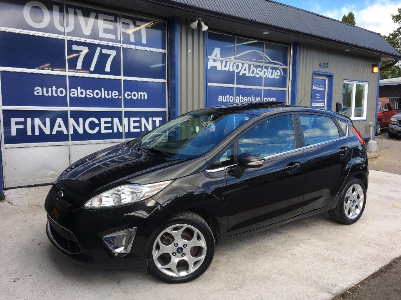 Used 2011 Ford Fiesta Ses + Cuir + Toit for sale in Boisbriand, QC