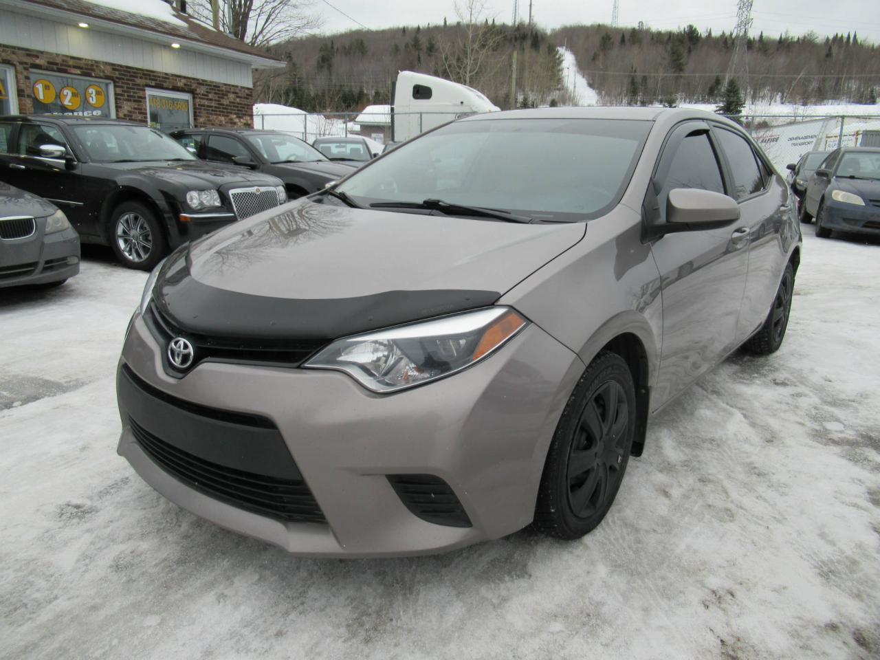 Used 2014 Toyota Corolla LE for sale in Québec, QC