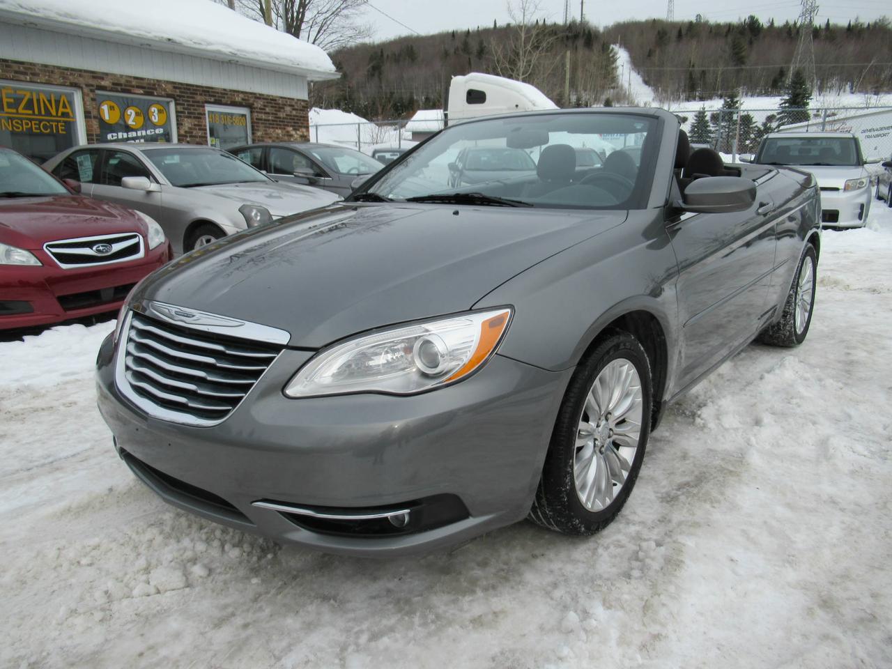 Used 2013 Chrysler 200 Cabriolet Touring for sale in Qu&eacute;bec, QC