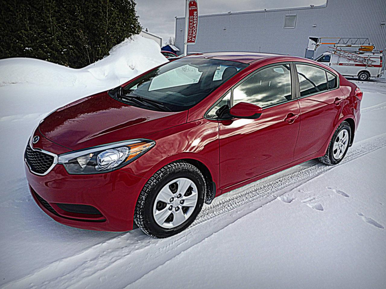<a href=https://www.straymondtoyota.com/occasion/Kia-Forte-2014.html>https://www.straymondtoyota.com/occasion/Kia-Forte-2014.html</a>

Kia Forte 2014, LX, portes & vitres électriques, bluetooth.

Saint-Raymond Toyota est un concessionnaire de voitures neuves et de véhicules doccasion depuis 1970 dans la ville de lautomobile, ouvert tous les samedis de 9h à 15h. 
Toutes nos voitures usagées sont inspectées, reconditionnées et passées au peigne fin dans notre atelier desthétique automobile La touche Toyota.

Un service après vente et un département de pièces, recommandé CAA disponible pour vous servir du lundi au vendredi de 8h à 17h, mardi et mercredi de 8h à 20h. Ouvert les samedis de  8h à midi pour les mois mars, avril, mai, septembre, octobre et novembre. 
Des frais dadministration peuvent être chargés jusquà concurrence de 299.$, pour transfert dimmatriculation, cadeau et plein dessence.

Concessionnaire Toyota et multimarques. Plus de 150 véhicules doccasion en inventaire.

Financement disponible sur place, 2ème chance au crédit et 3ème chance au crédit à des taux dintérêt négocié pour vous des plus avantageux.