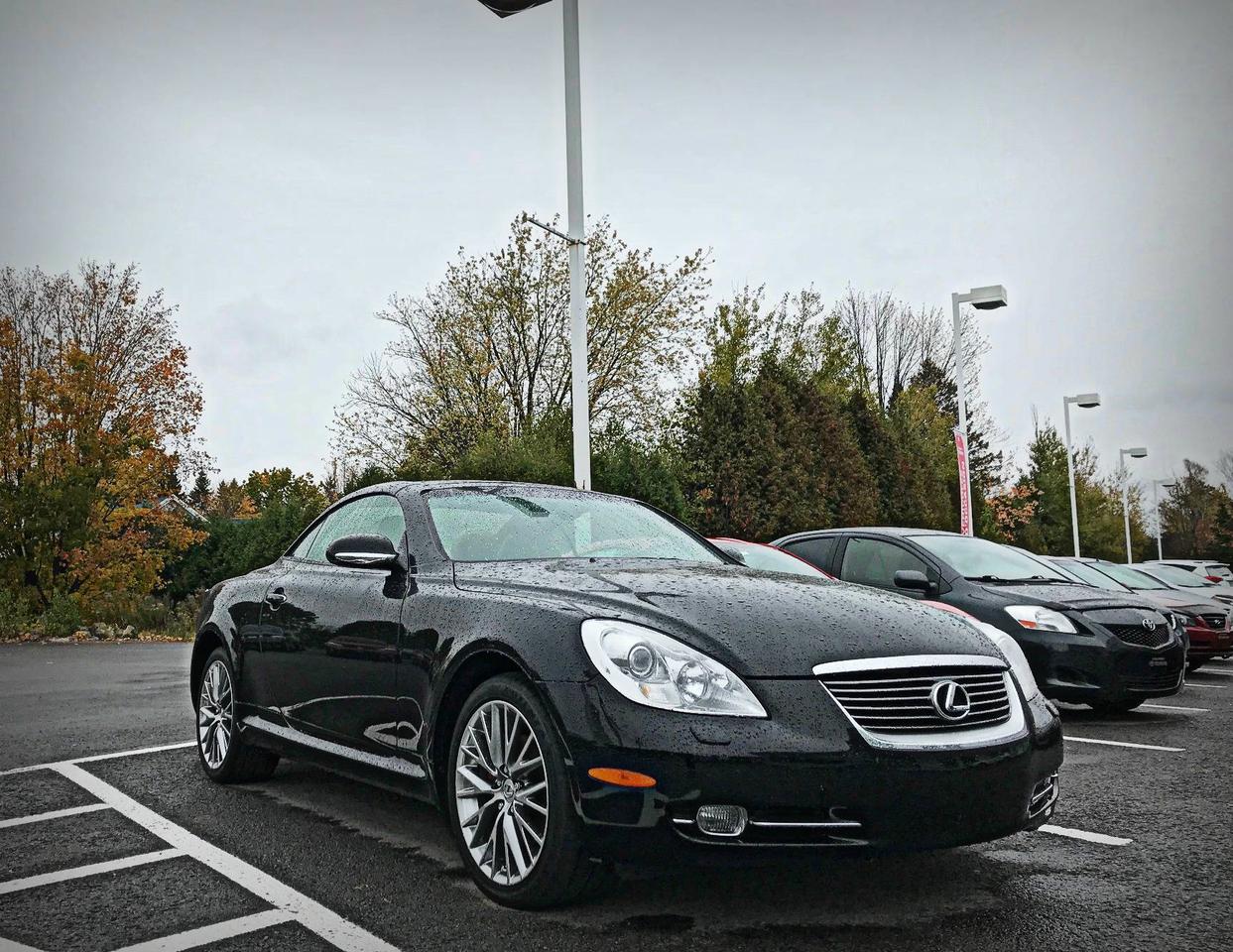 <a href=https://www.straymondtoyota.com/occasion/Lexus-SC_430-2006.html>https://www.straymondtoyota.com/occasion/Lexus-SC_430-2006.html</a>

Lexus SC430 2006, V8, MODÈLE TRÈS RARE, seulement 50007km, système de navigation. 

Saint-Raymond Toyota est un concessionnaire de voitures neuves et de véhicules doccasion depuis 1970 dans la ville de lautomobile, ouvert tous les samedis de 9h à 15h. 
Toutes nos voitures usagées sont inspectées, reconditionnées et passées au peigne fin dans notre atelier desthétique automobile La touche Toyota.

Un service après vente et un département de pièces, recommandé CAA disponible pour vous servir du lundi au vendredi de 8h à 17h, mardi et mercredi de 8h à 20h. Ouvert les samedis de  8h à midi pour les mois mars, avril, mai, septembre, octobre et novembre. 
Des frais dadministration peuvent être chargés jusquà concurrence de 299.$, pour transfert dimmatriculation, cadeau et plein dessence.

Concessionnaire Toyota et multimarques. Plus de 150 véhicules doccasion en inventaire.

Financement disponible sur place, 2ème chance au crédit et 3ème chance au crédit à des taux dintérêt négocié pour vous des plus avantageux.