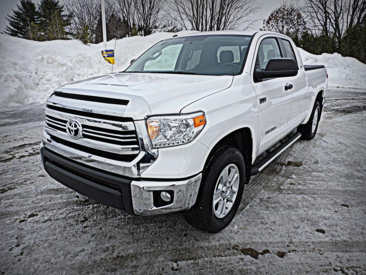 Used 2016 Toyota Tundra SR5 5,7L Double Cab for sale in St-Raymond, QC