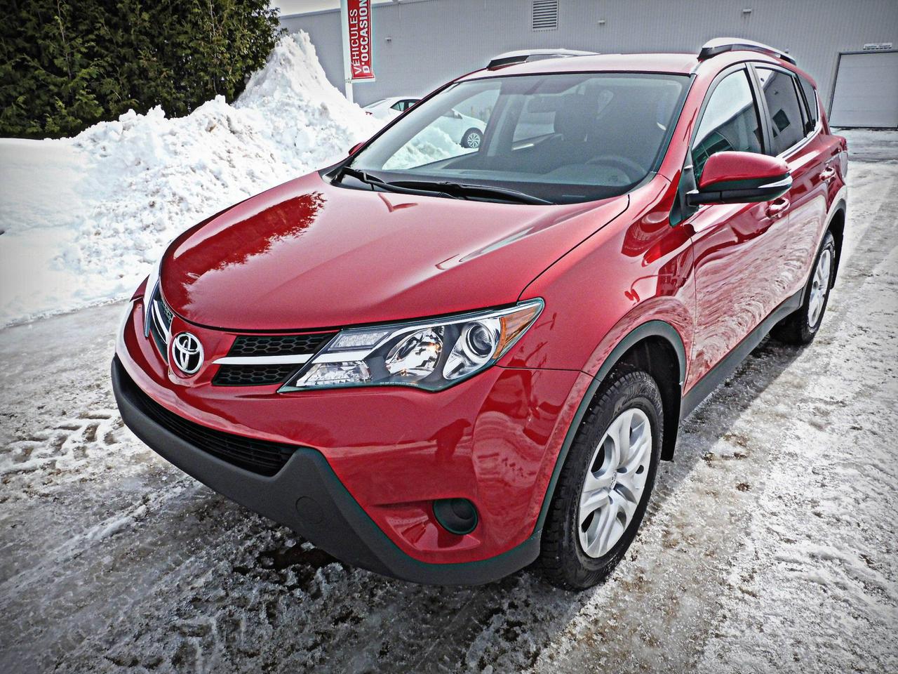 <a href=https://www.straymondtoyota.com/occasion/Toyota-RAV4-2014.html>https://www.straymondtoyota.com/occasion/Toyota-RAV4-2014.html</a>

Toyota RAV4 LE 2014, automatique, AWD, très propre, vitres & portes électriques.

Balance de garantie du manufacturier, véhicule certifié et inspecté en 160 points, remise à neuf complète

Saint-Raymond Toyota est un concessionnaire de voitures neuves et de véhicules doccasion depuis 1970 dans la ville de lautomobile, ouvert tous les samedis de 9h à 15h. 
Toutes nos voitures usagées sont inspectées, reconditionnées et passées au peigne fin dans notre atelier desthétique automobile La touche Toyota.

Un service après vente et un département de pièces, recommandé CAA disponible pour vous servir du lundi au vendredi de 8h à 17h, mardi et mercredi de 8h à 20h. Ouvert les samedis de  8h à midi pour les mois mars, avril, mai, septembre, octobre et novembre. 
Des frais dadministration peuvent être chargés jusquà concurrence de 299.$, pour transfert dimmatriculation, cadeau et plein dessence.

Concessionnaire Toyota et multimarques. Plus de 150 véhicules doccasion en inventaire.

Financement disponible sur place, 2ème chance au crédit et 3ème chance au crédit à des taux dintérêt négocié pour vous des plus avantageux.