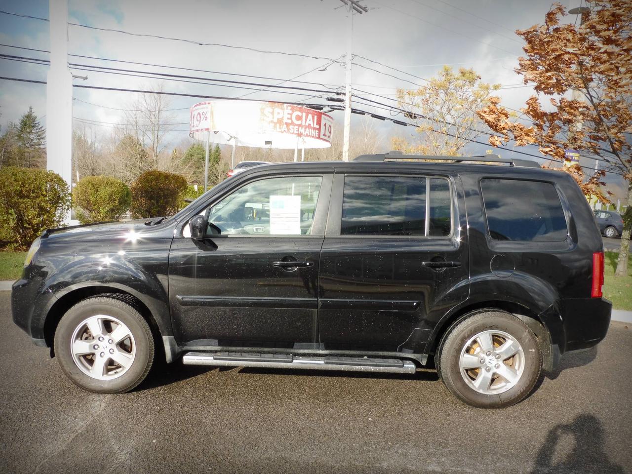 <a href=https://www.straymondtoyota.com/occasion/Honda-Pilot-2009.html>https://www.straymondtoyota.com/occasion/Honda-Pilot-2009.html</a>

Honda Pilote 2009, noir, automatique, portes & vitres électriques, très propre, remise à neuf.

Véhicule inspecté en 121 points, remise à neuf complète. 

Saint-Raymond Toyota est un concessionnaire de voitures neuves et de véhicules doccasion depuis 1970 dans la ville de lautomobile, ouvert tous les samedis de 9h à 15h. 
Toutes nos voitures usagées sont inspectées, reconditionnées et passées au peigne fin dans notre atelier desthétique automobile La touche Toyota.

Un service après vente et un département de pièces, recommandé CAA disponible pour vous servir du lundi au vendredi de 8h à 17h, mardi et mercredi de 8h à 20h. Ouvert les samedis de  8h à midi pour les mois mars, avril, mai, septembre, octobre et novembre.
 
Des frais dadministration peuvent être chargés jusquà concurrence de 299.$, pour transfert dimmatriculation, cadeau et plein dessence.

Concessionnaire Toyota et multimarques. Plus de 150 véhicules doccasion en inventaire.

Financement disponible sur place, 2ème chance au crédit et 3ème chance au crédit à des taux dintérêt négocié pour vous des plus avantageux.