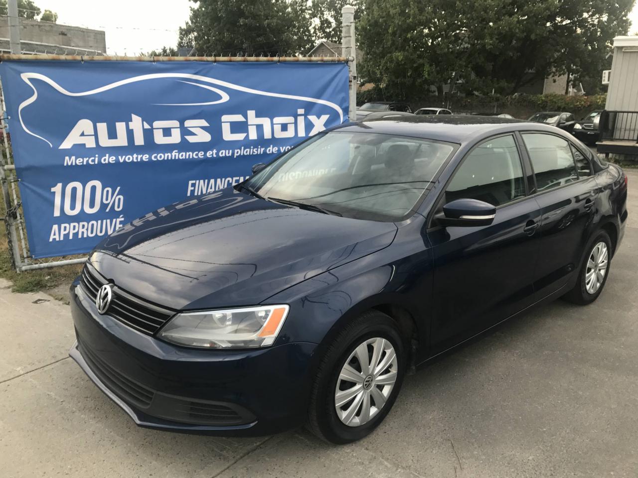 Used 2014 Volkswagen Jetta Modèle Trendline+ 4 portes 2,0L boîte au for sale in Longueuil, QC