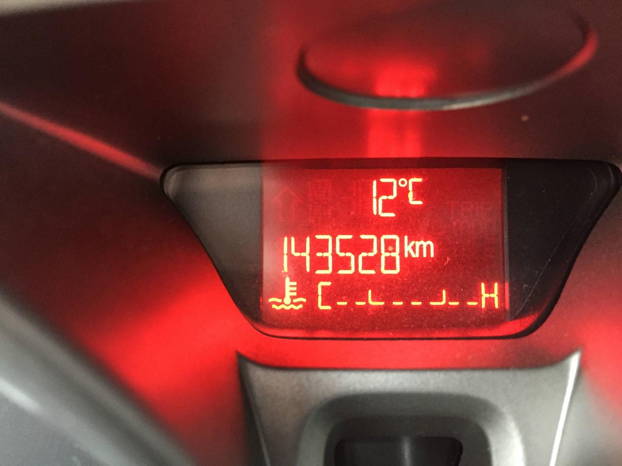 650858