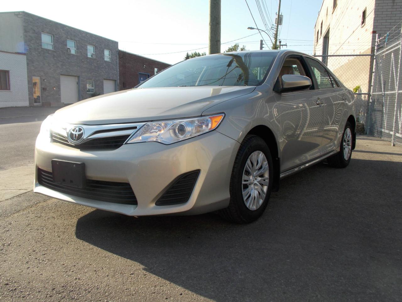 Used 2014 Toyota Camry LE for sale in Mascouche, QC