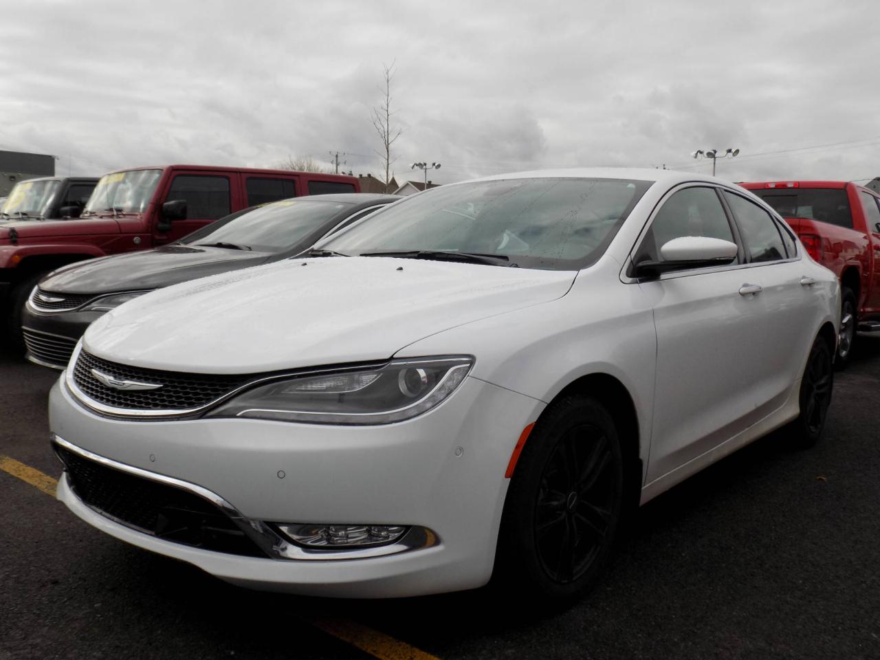 Used 2015 Chrysler 200 C AWD *CUIR*PLAN OR 5/100* for sale in Brossard, QC