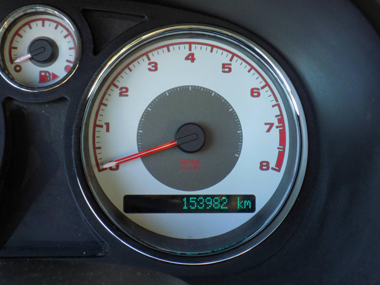 651025
