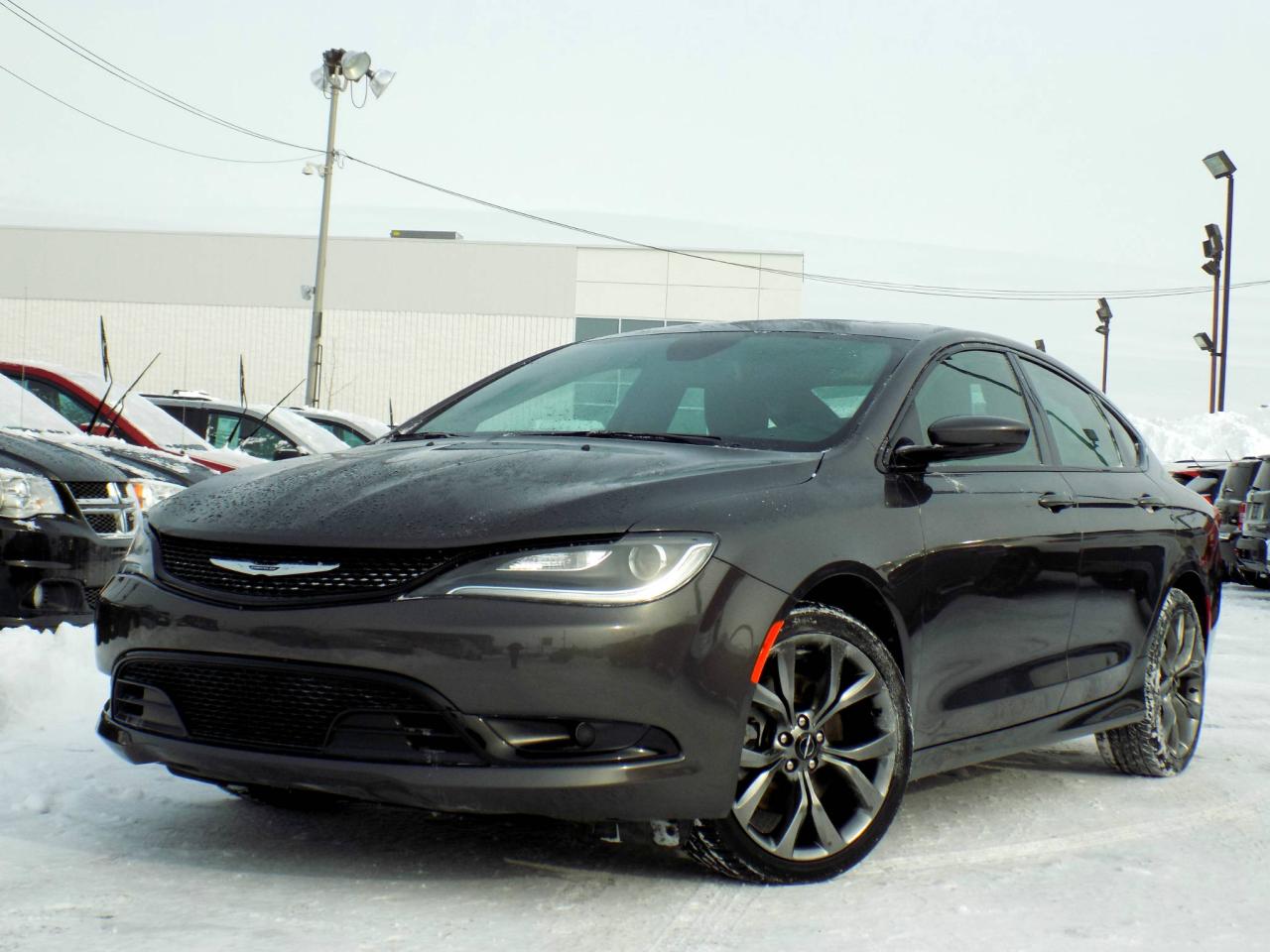 Used 2016 Chrysler 200 S *V6*CUIR*TOIT*GPS* for sale in Brossard, QC