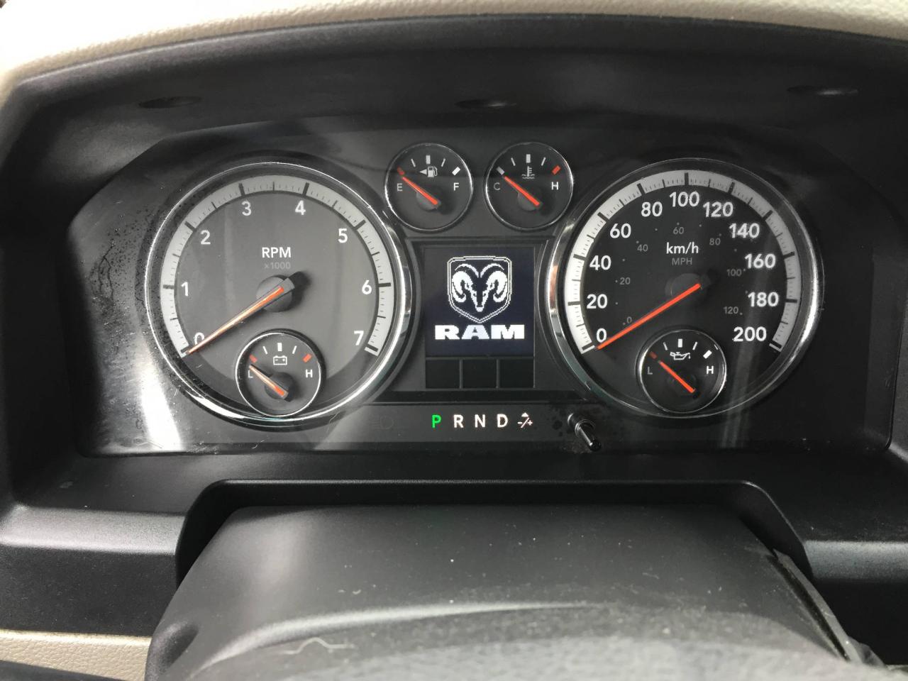651077
