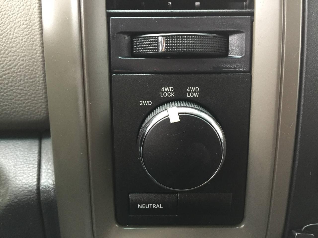651077