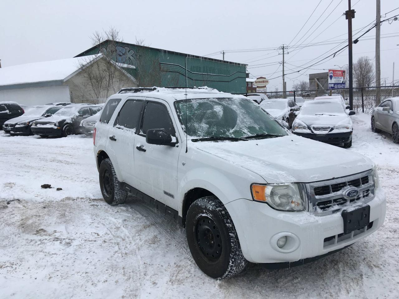 Used 2008 Ford Escape **AUTOMATIQUE / CUIR / TOIT** for sale in St-Hubert, QC