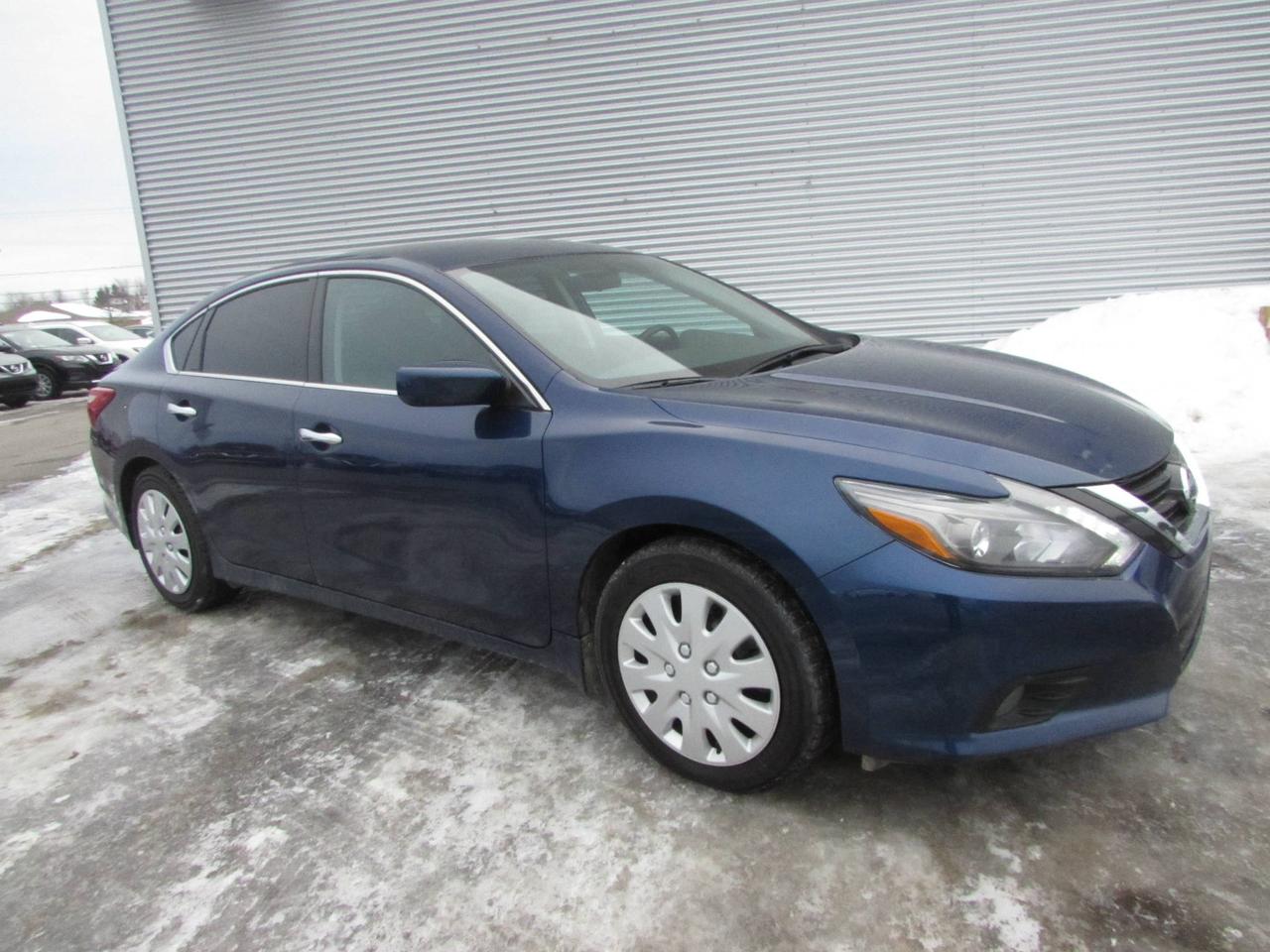 <a href=https://www.montmagnynissan.com/occasion/Nissan-Altima-2016.html>https://www.montmagnynissan.com/occasion/Nissan-Altima-2016.html</a>

AIR CLIMATISÉ , VITRES ÉLECTRIQUE , BLUETOOTH , RÉGULATEUR DE VITESSE , INTÉRIEUR EN CUIR , PNEUS HIVER ET ÉTÉ , SIÈGES AVANT CHAUFFANTS ,  EXCELLENTE CONDITION...Montmagny Nissan & Kia Montmagny, membres du Groupe Paquet sont situés dans Chaudière-Appalaches, à 20 minutes de le Rive-Sud de Québec (Lévis). Nous desservons une large clientèle, de Rivière-du-Loup, Kamouraska, La Pocatière jusquà Québec.

Nous avons une vaste gamme de véhicule doccasion tel que sous-compact, compact, fourgonnette, 7 passagers, familiale, convertible, de luxe, VUS, AWD, 4x4. Nous offrons plusieurs mode de financement, traditionnel, 2 ième et 3 ième chance au crédit, redressement de crédit et Accord D.