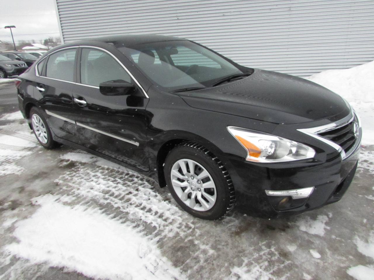 Used 2015 Nissan Altima Berline 4 portes I4, CVT, 2,5 S for sale in Montmagny, QC