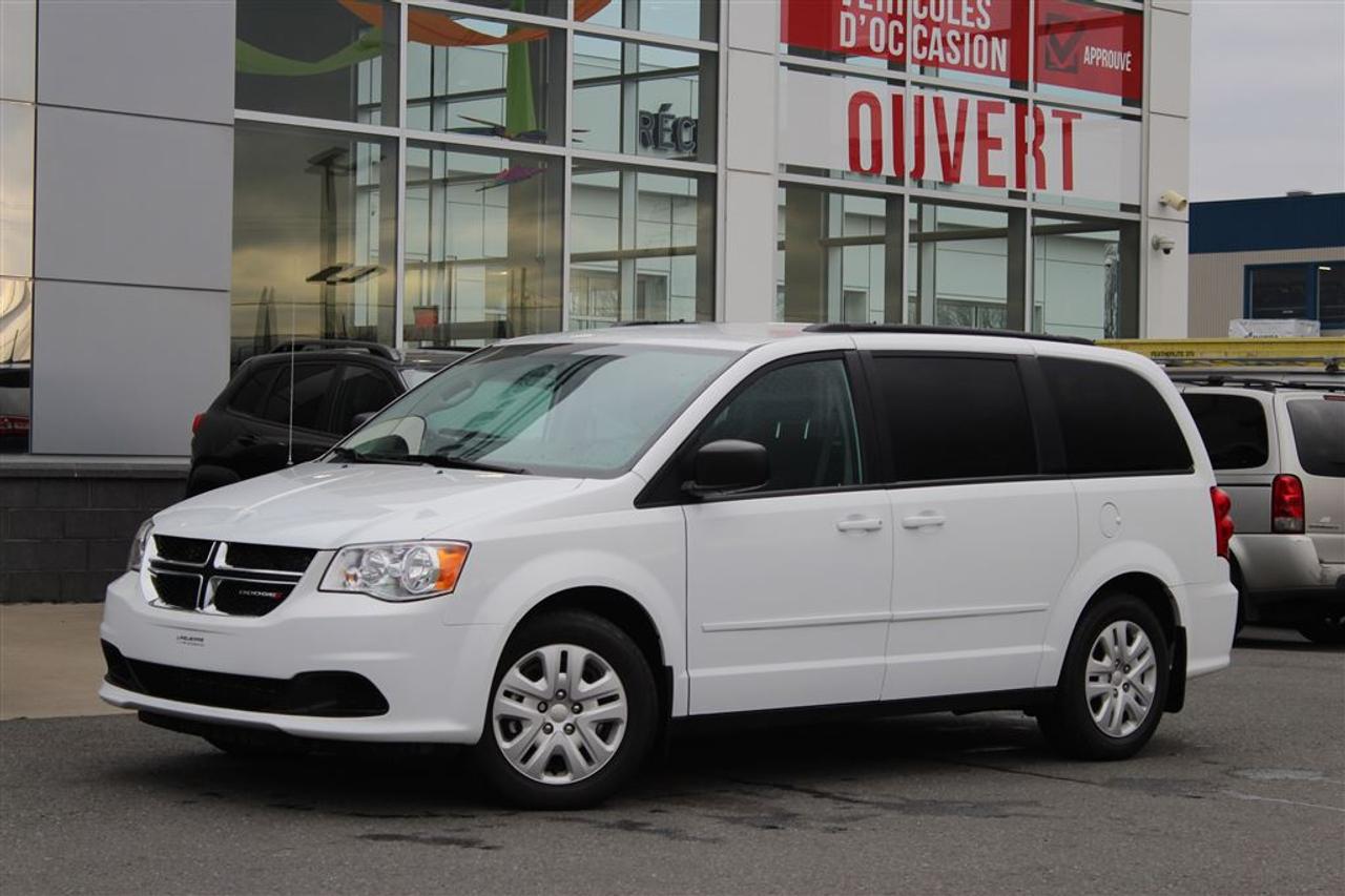 <a href=https://www.laquerrechrysler.com/occasion/Dodge-Grand_Caravan-2016.html>https://www.laquerrechrysler.com/occasion/Dodge-Grand_Caravan-2016.html</a>

Moteur V6 Pentastar 3.6L - Trans. automatique 6 vitesses - Antipatinage - Sièges baquets (2e rangée) et StowNGO (2e et 3e rangées) - Barrures de roues (118$) - Garde-boue Avant/Arrière (264$) - Bluethoot (850$) - Radio satellite SIRIUSXM (1 an) - Ens. éclair SXT (6600$): Intérieur en tissus, Régulateur de vitesse, Prise 12 V, Chauffe-bloc, Essuie-glace intermittent, Air climatisé, Verrouillage électrique des portes, Radio AM/FM (4 haut-parleurs), Commande audio au volant, Affichage de la température, Roues et pneus 17 po, Vitres électriques/teintées, Phares Halogènes, Rétroviseurs chauffants, Longerons de toit noirs, Volant gainé de cuir, Port USB.    Nous reprenons votre véhicule déchange au meilleur prix ! Venez en concession afin de profiter dune évaluation gratuite!  Nous offrons un financement 1ère 2ème et 3ème chance au crédit !  Optez pour un service unique !