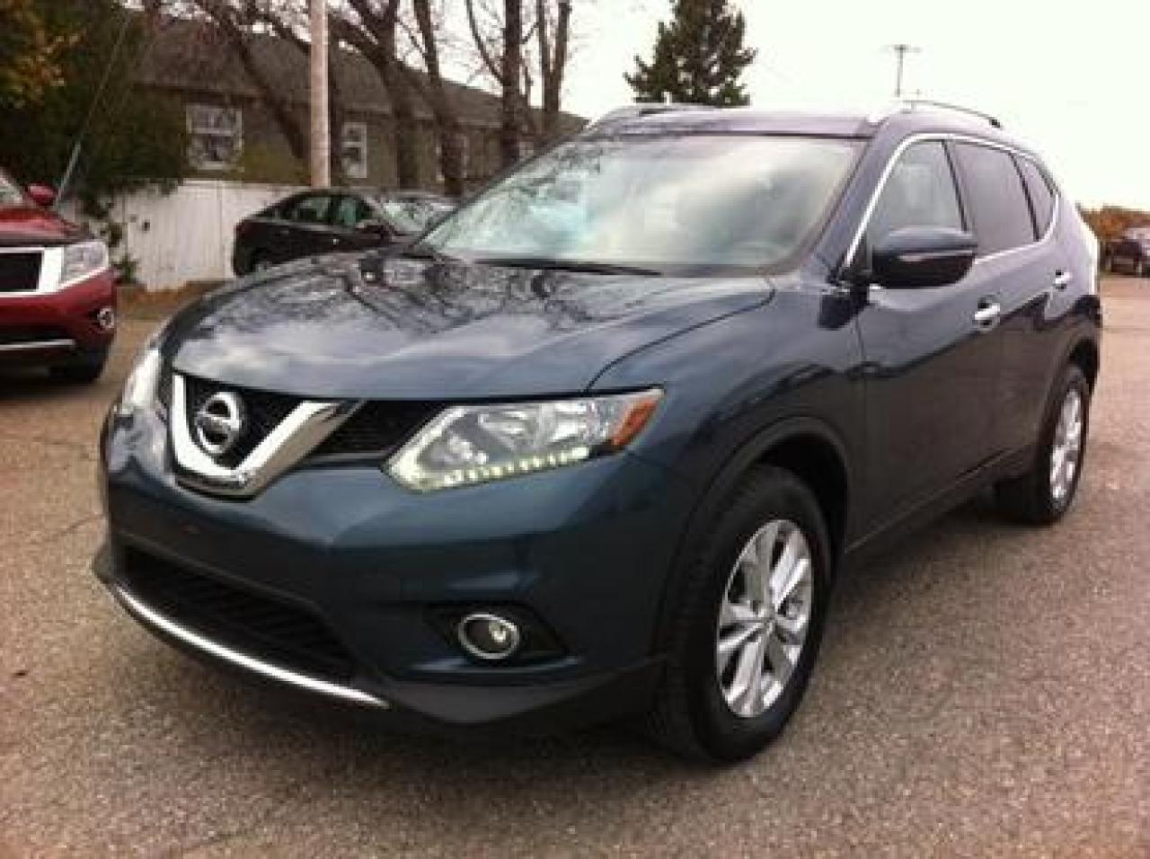 Used 2014 Nissan Rogue AWD 4DR SV for sale in Rimouski, QC