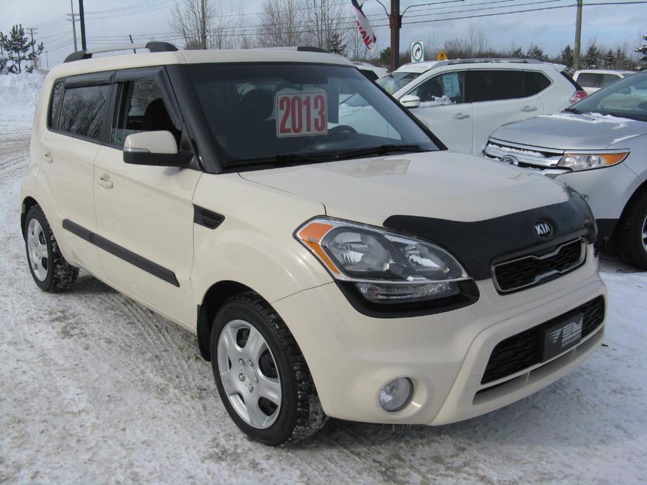 <a href=https://www.autoaubaine.com/Kia-Soul-c6905539.html>https://www.autoaubaine.com/Kia-Soul-c6905539.html</a>

Le Kia Soul, ce petit véhicule aux formes angulaires a connu le succès dès son lancement. Son moteur 2 Litres délivrent 164 chevaux. son équipement comme les commandes au volant, son toit ouvrant, sa caméra de recul ou encore ses sièges chauffants en feront rêver plusieurs. Inspection Complète .Roues et Pneus pour lhiver. Mags et Pneus dété inclus.Ex Propriétaire personne âgée. Impeccable. Possibilité de livraison Contactez nous.