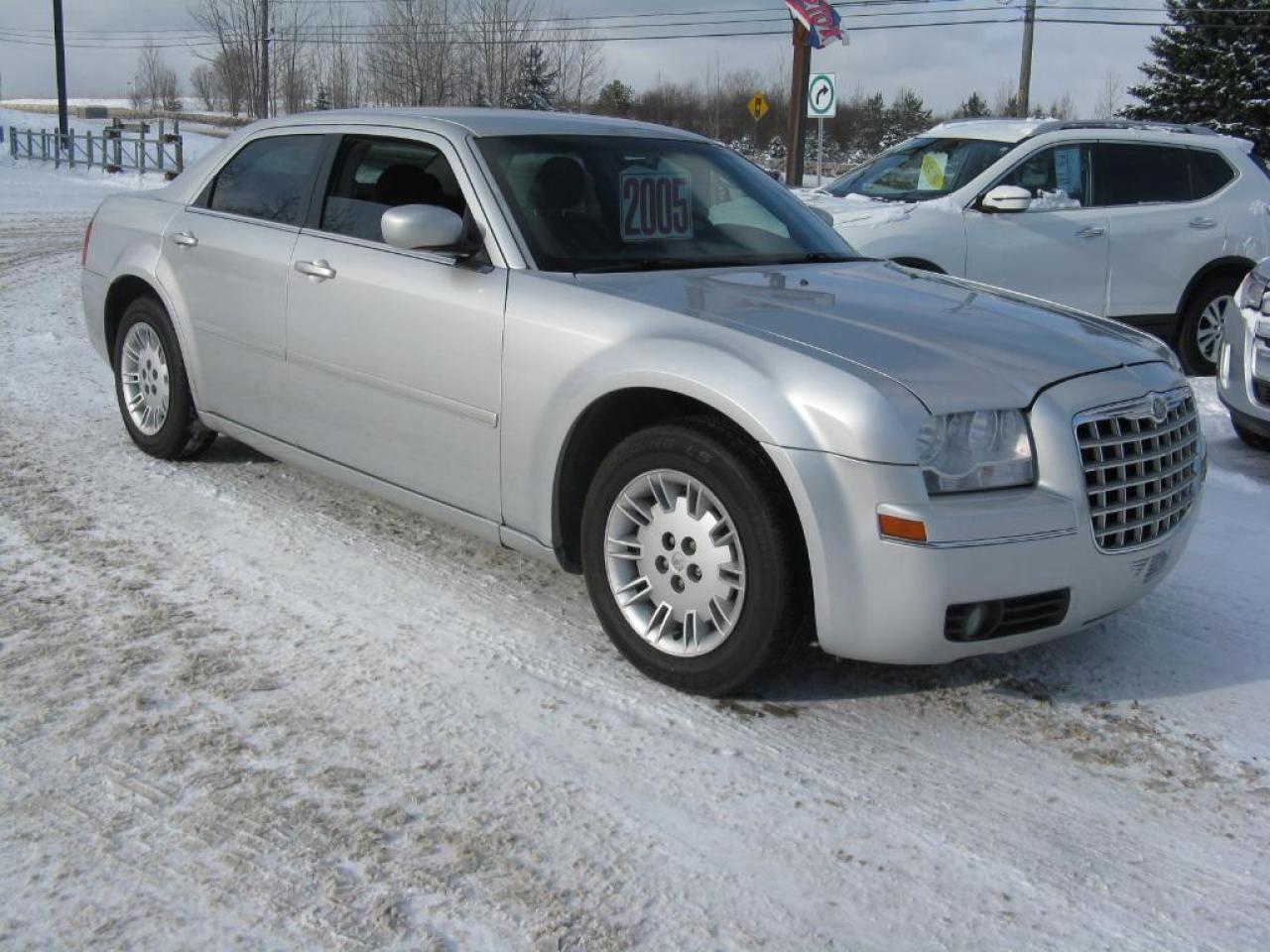 Used 2005 Chrysler 300 Touring for sale in Mascouche, QC