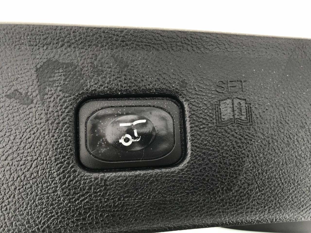 651826
