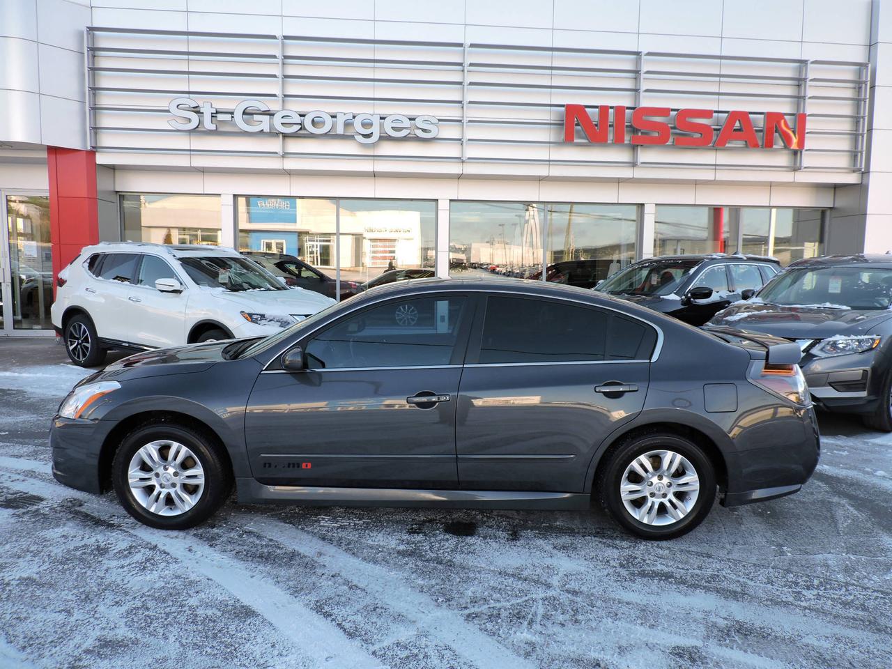 <a href=https://www.stgnissan.com/occasion/Nissan-Altima-2012.html>https://www.stgnissan.com/occasion/Nissan-Altima-2012.html</a>

Kit de jupe Nismo / Jantes 16 / Bluetooth / Rétroviseurs électrique / Régulateur de vitesse / Toit ouvrant / Clé intelligente / Sieges chauffant / Groupe électrique et plus
Rapport Dhistorique CarProof disponible !
Financement et immatriculation disponible sur place !
Maintenant contactez nous sans frais au 1866 228 9700
OU
Venez nous voir au 
550 90 ieme rue St-Georges G5Y  3L2
St-Georgrs Nissan une histoire de service !