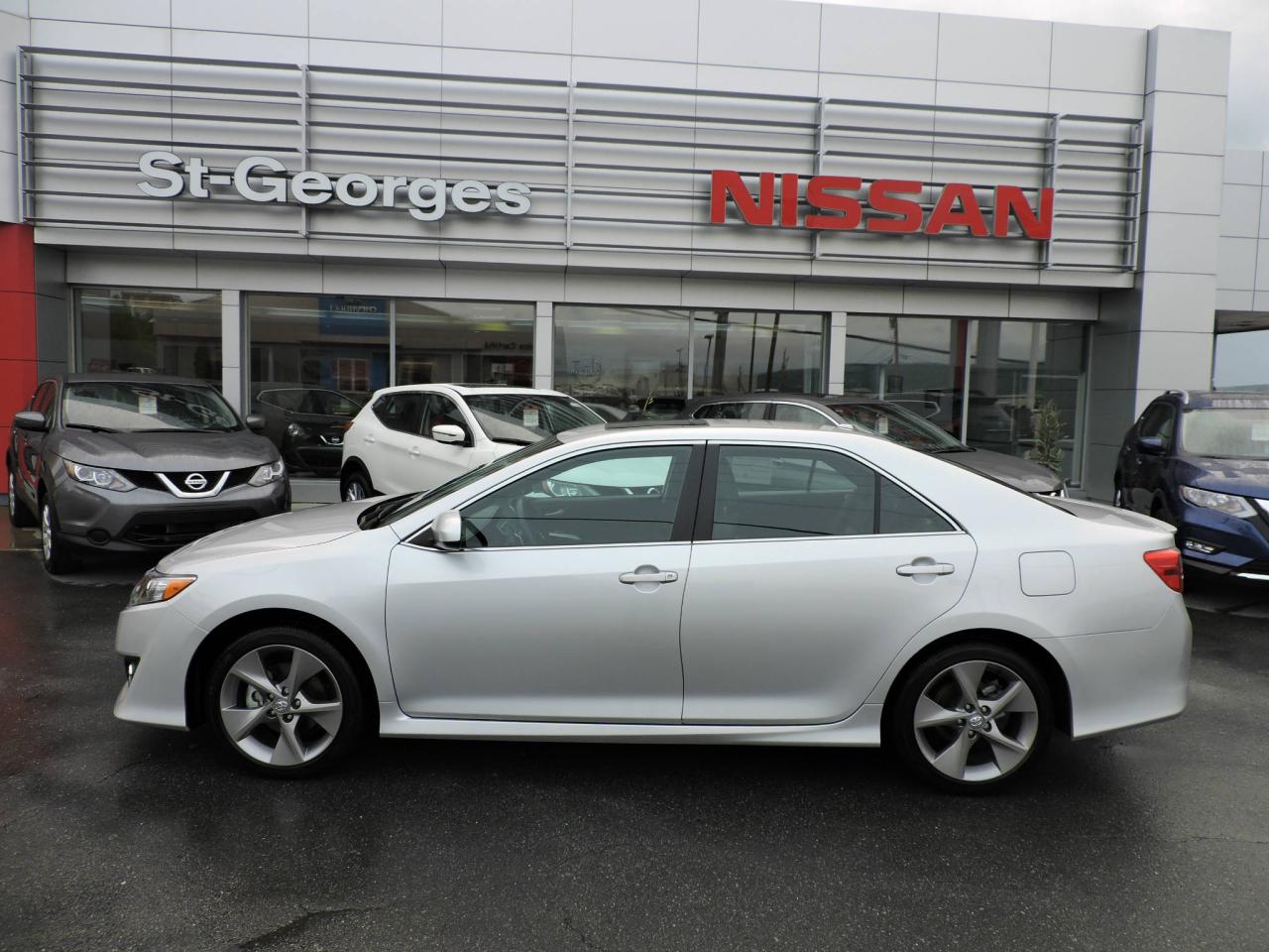 Used 2014 Toyota Camry Berline 4 portes V6, boîte automatique, for sale in St-Georges, QC