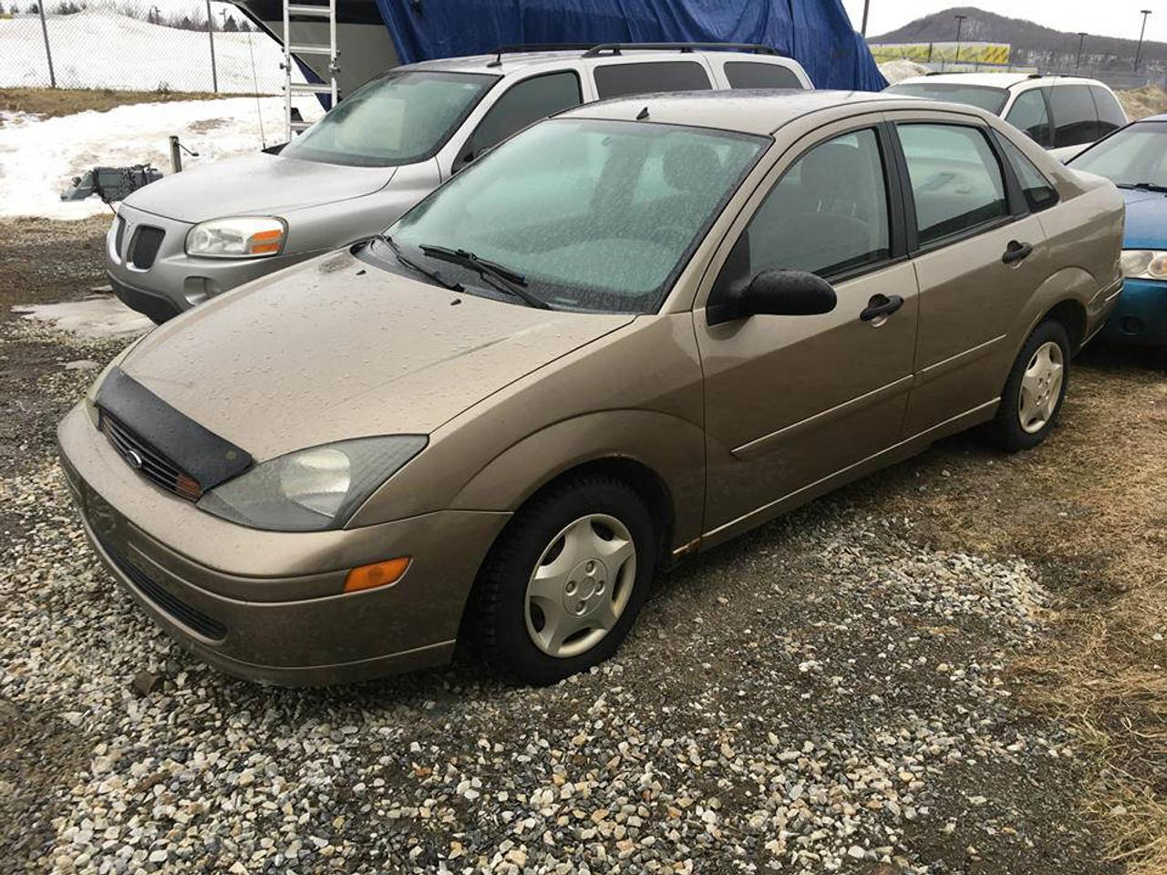 <a href=https://www.autoaubaine.com/Ford-Focus-c6975782.html>https://www.autoaubaine.com/Ford-Focus-c6975782.html</a>

* 4 PNEUS DHIVER NEUFS * Ford Focus 2003 automatique avec seulement 178,100km. Mécanique roule bien, carrosserie solide, pare-brise non craqué. Parfait pour petit budget ou voiture dhiver. PAIEMENT VISA / MASTERCARD ACCEPTÉ! Pour voir notre inventaire complet: www.creditautosplus.com ou contactez-nous par téléphone/message texte en tout temps au 514-462-8911.