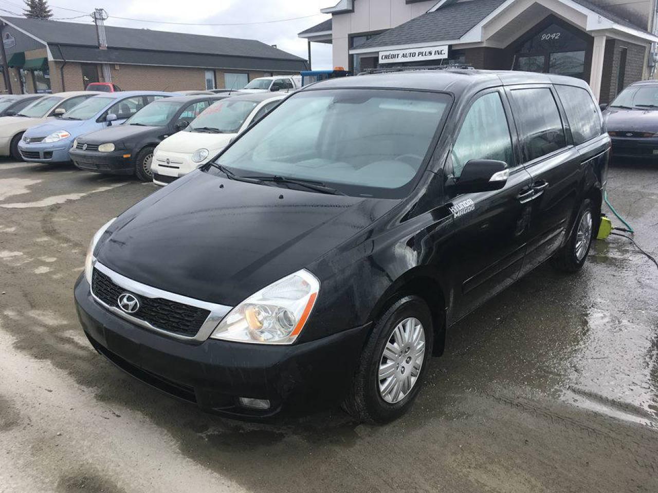 Used 2011 Kia Sedona Base LX familiale 4 portes for sale in Valcourt, QC