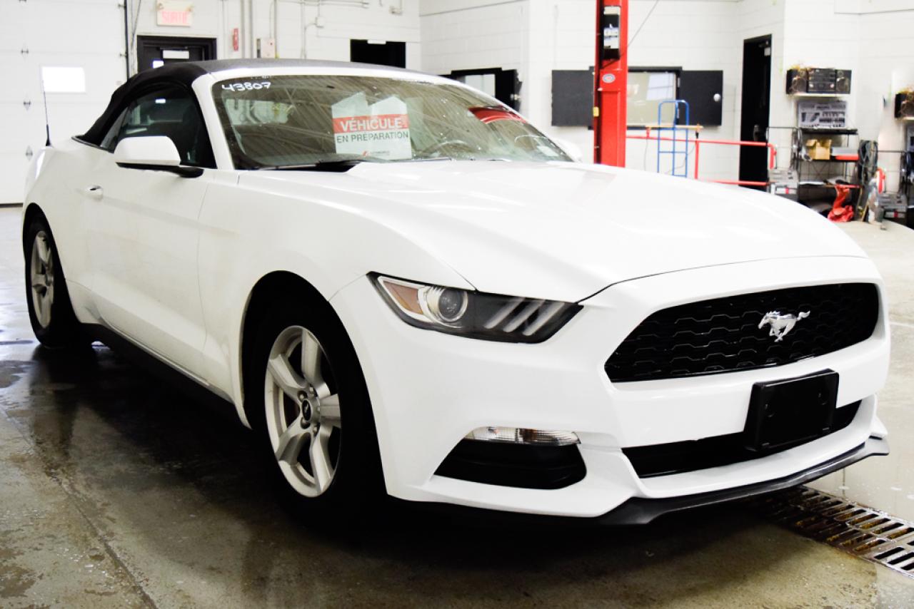 Used 2016 Ford Mustang CONVERTIBLE V6 for sale in Île-Perrot, QC