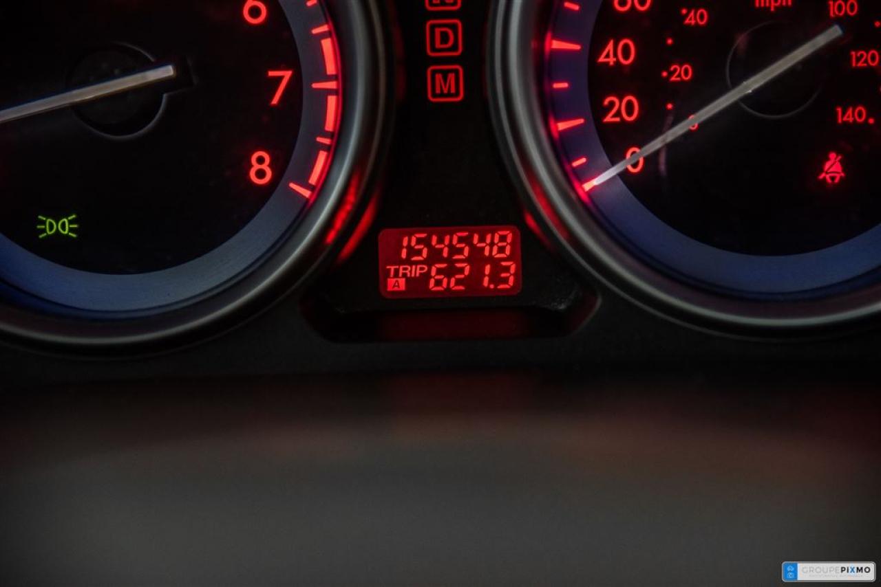 652233