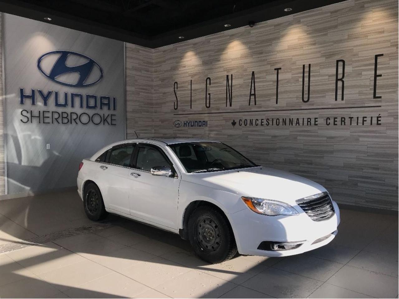 Used 2013 Chrysler 200 Ltd + Cuir + Mags 18 for sale in Sherbrooke, QC