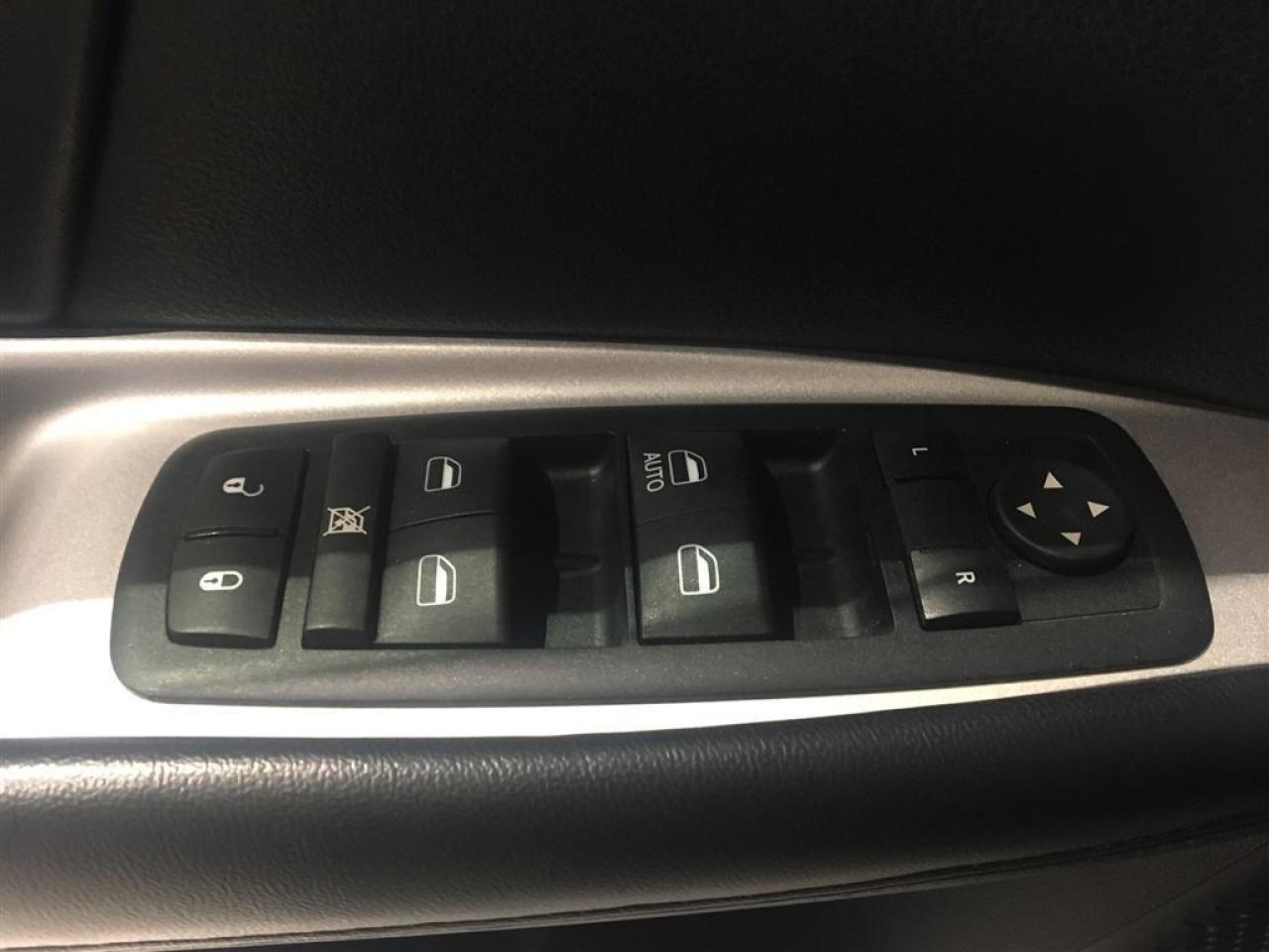 652351