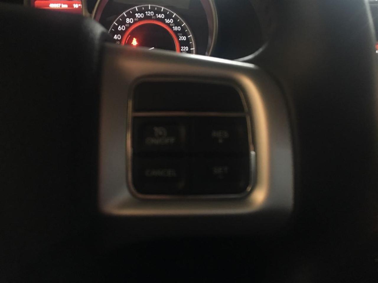 652351