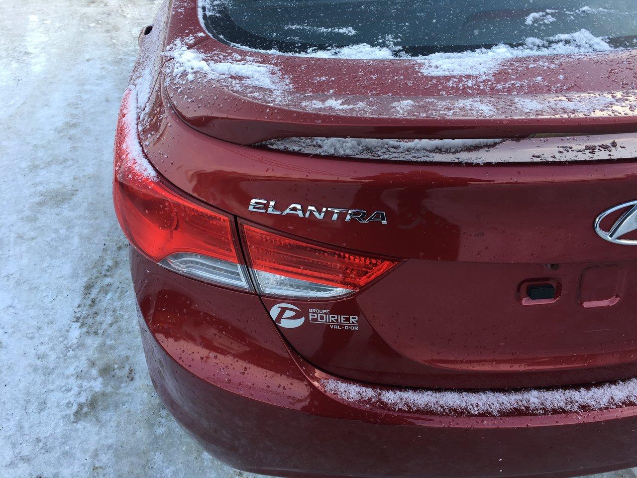 652353