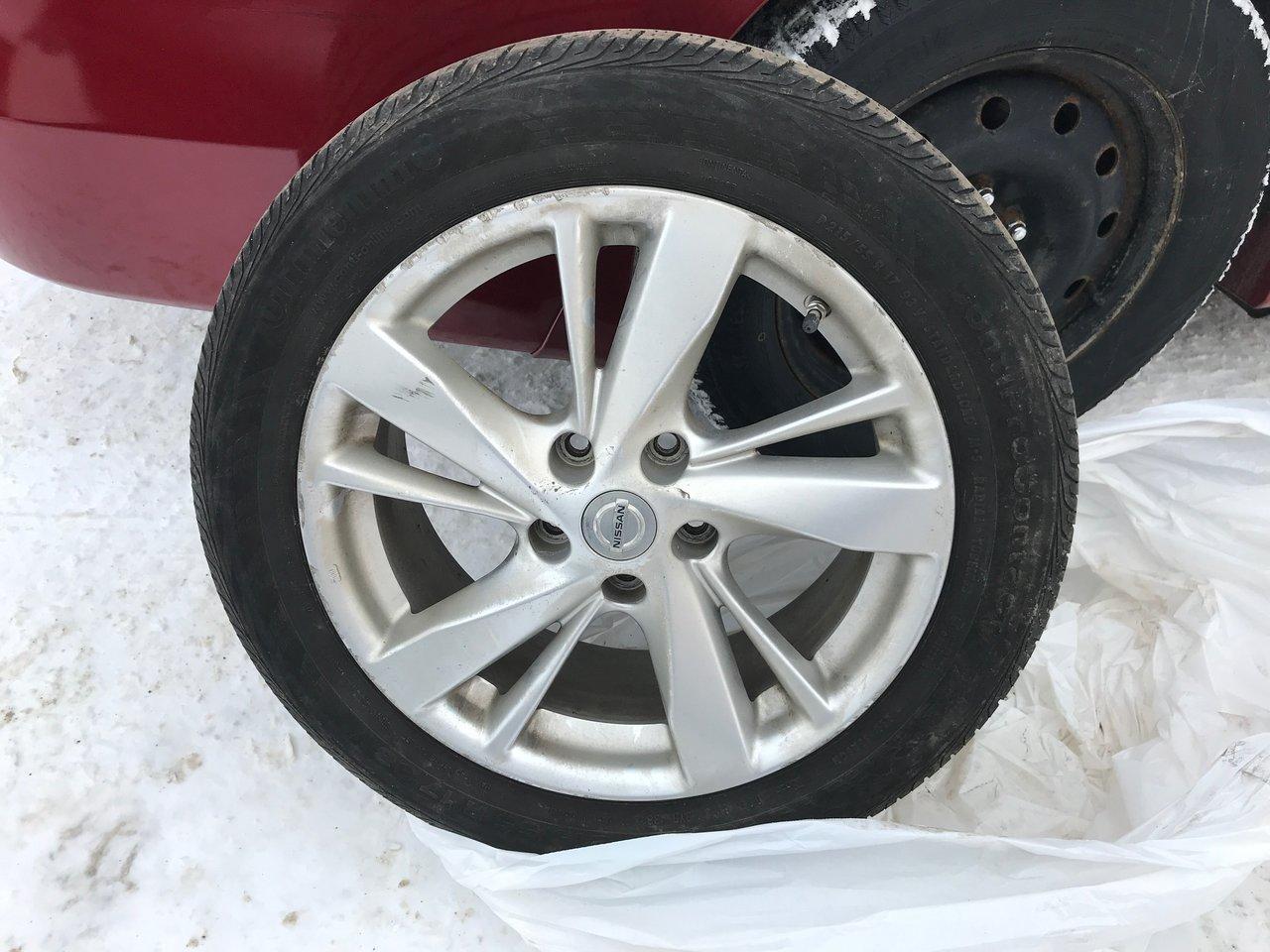 652357