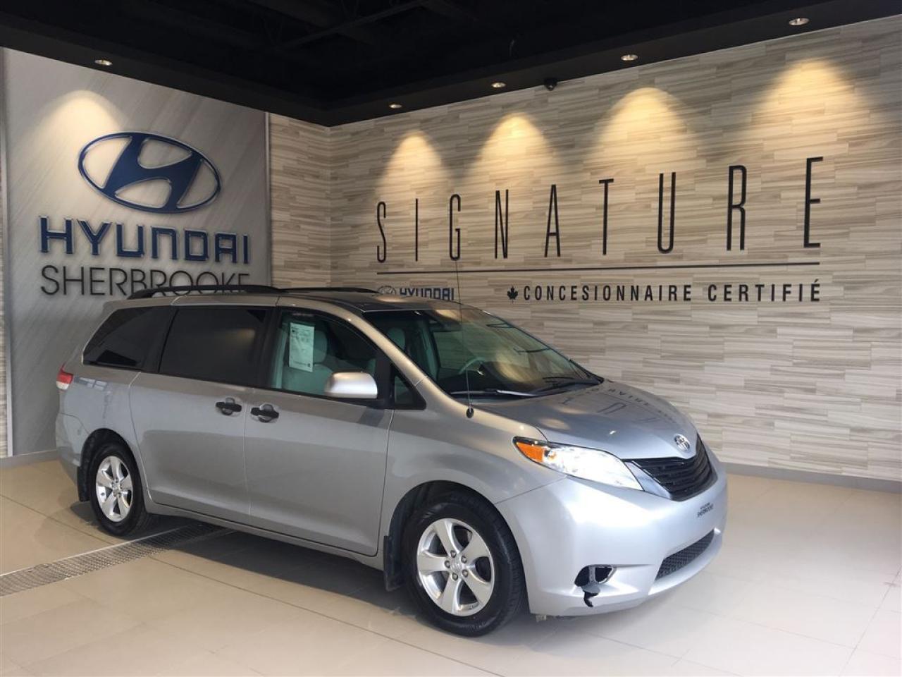 Used 2014 Toyota Sienna De Base + A/c + Mags for sale in Sherbrooke, QC